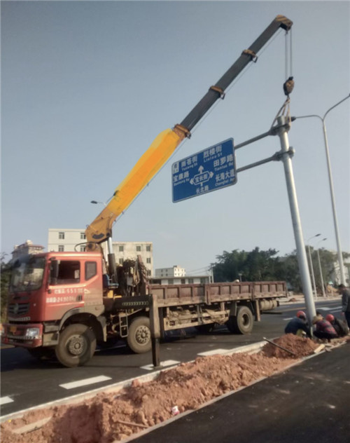 黄冈市设备吊装租赁吊车要用多大吊车